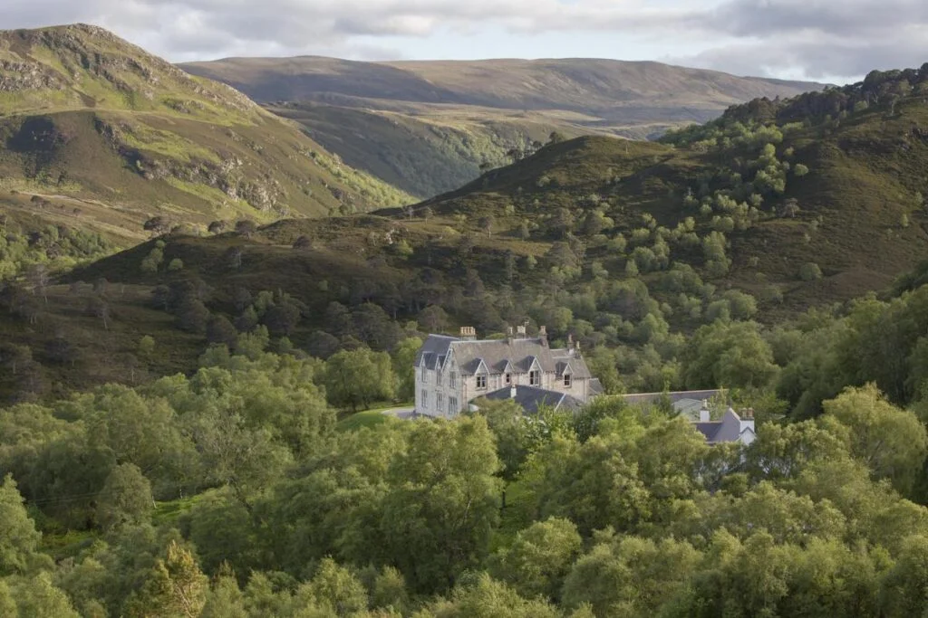 Caledonian Lodge in the Highlands Luxury Castle Caledonian Lodge in the Highlands Luxury Castle