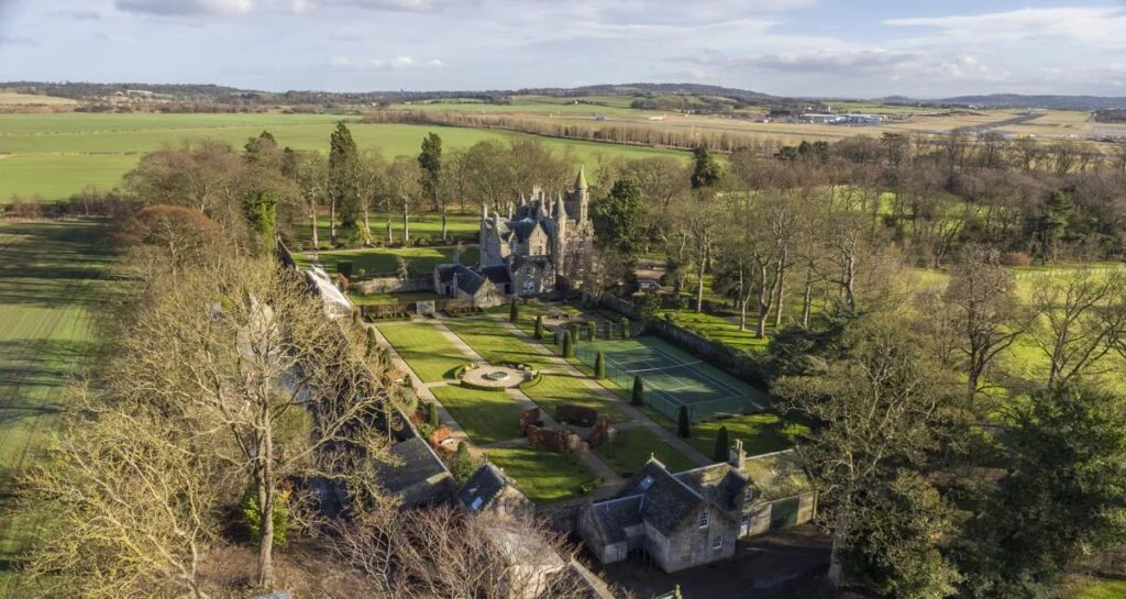 Carlowrie Castle garden and tennis court Carlowrie Castle garden and tennis court