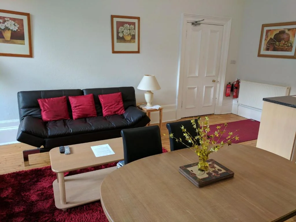 kelvin hotel glasgow apartment