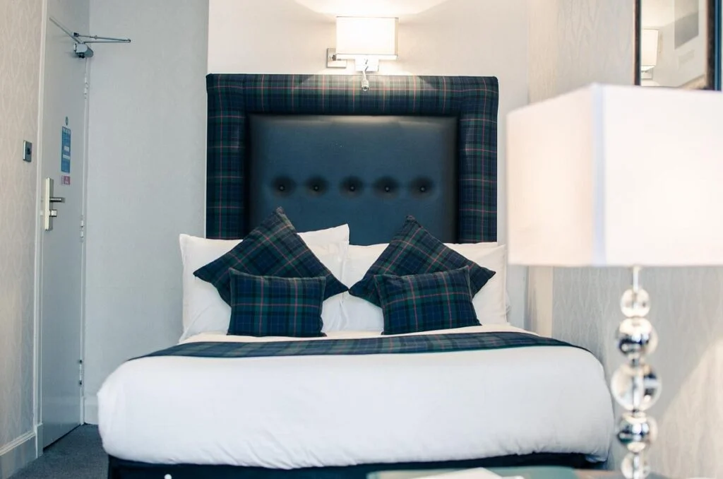 standard single room Argyll hotel Glasgow