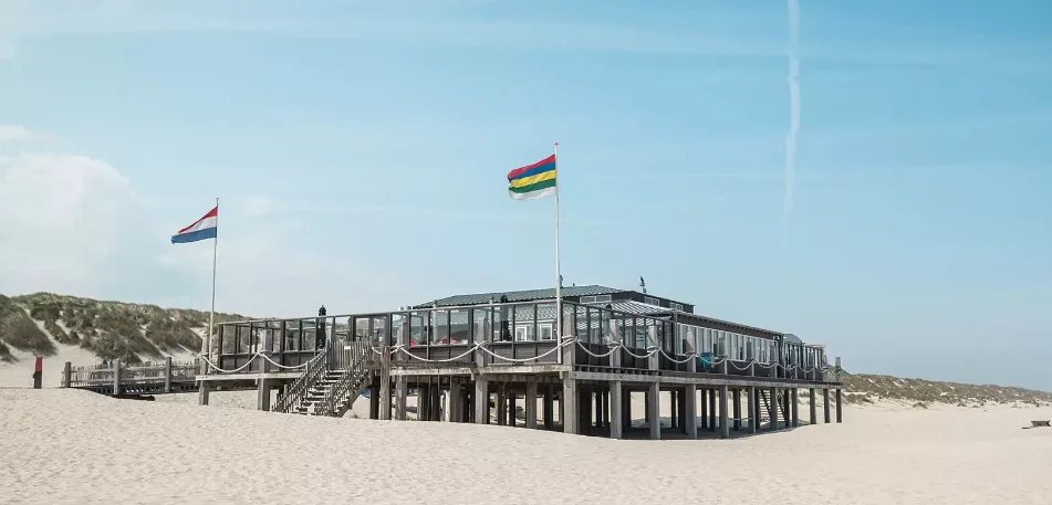 Strandpaviljoen de branding Terschelling Strandpaviljoen de branding Terschelling